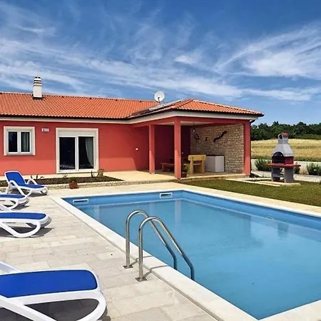 - 7 Guests Rebići