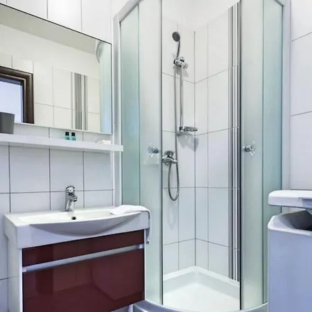 - 7 Guests Apartman