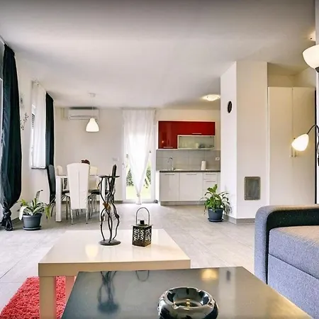 Apartman - 7 Guests Rebići